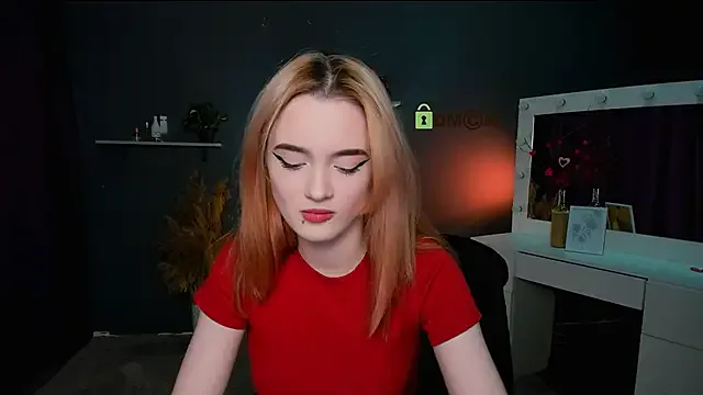 liana_kisses Image 3