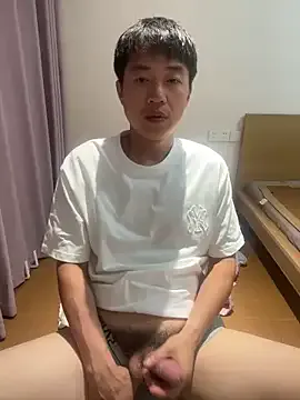 VIKITOMMY – webcam model profile photo Image 13