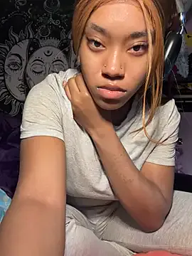  – webcam model profile photo Image 7