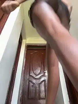 Lil-shawrie – webcam model profile photo