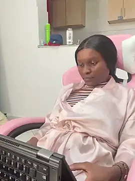 SheenaBrooke – webcam model profile photo Image 7