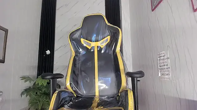 Lil_Curved Image 9