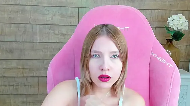 roouse – webcam model profile photo Image 17