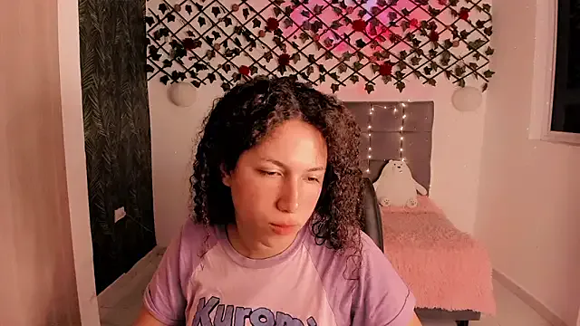  – webcam model profile photo Image 4
