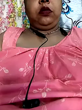 MaeEversley – webcam model profile photo Image 6