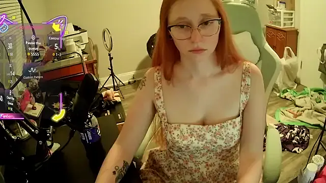 roouse – webcam model profile photo Image 18