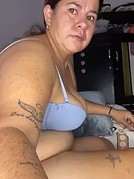 -Alisa – webcam model profile photo Image 4