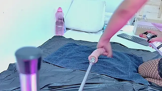 roouse – webcam model profile photo Image 4