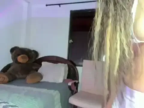 Lissa_petite Image 4