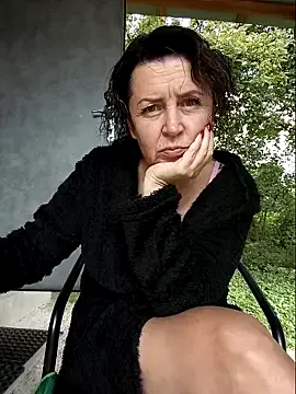 hina_porn – webcam model profile photo Image 4