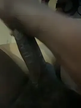 little0245 – webcam model profile photo