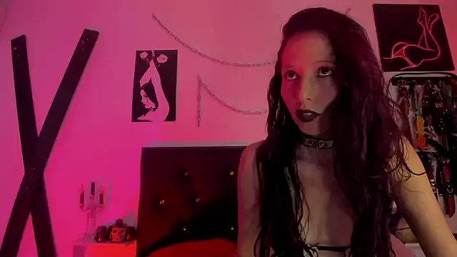 HedyVanwey – webcam model profile photo Image 14