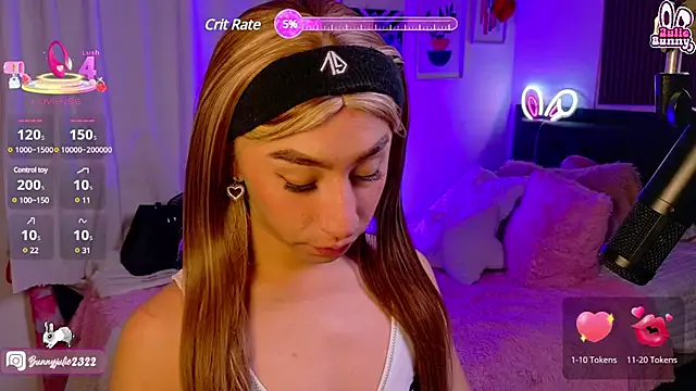 Musae – webcam model profile photo Image 15