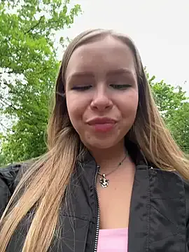 Liza_risky Image 15