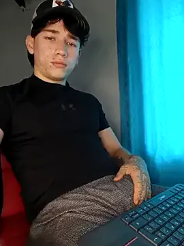 otouhu76 – webcam model profile photo Image 3