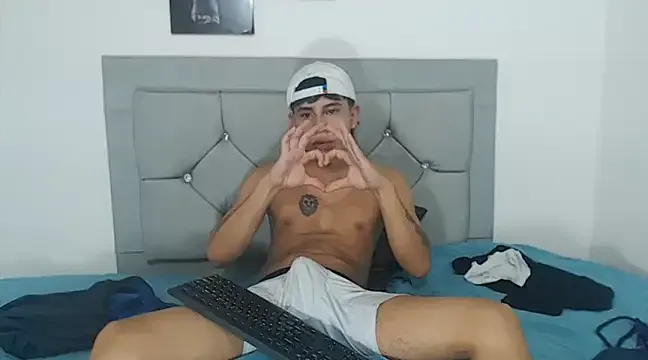 dirtypub – webcam model profile photo Image 3