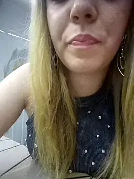  – webcam model profile photo Image 8