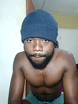 roouse – webcam model profile photo Image 12