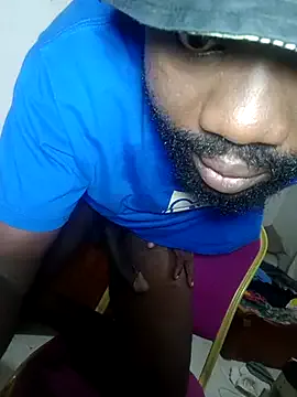 roouse – webcam model profile photo Image 15