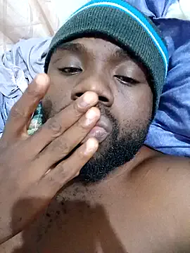 roouse – webcam model profile photo Image 9