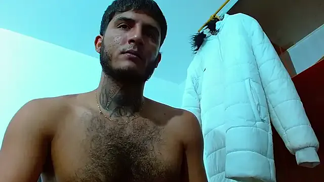 roouse – webcam model profile photo Image 10