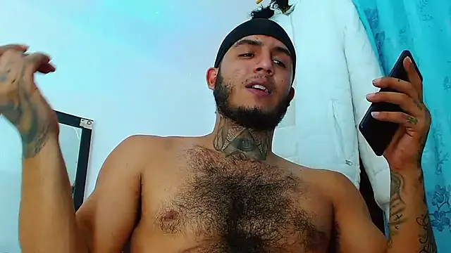 roouse – webcam model profile photo Image 11