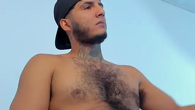 roouse – webcam model profile photo Image 14