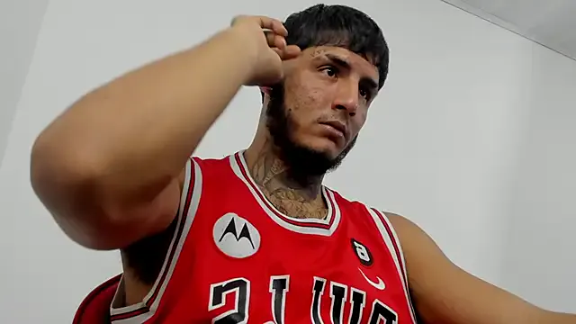 roouse – webcam model profile photo Image 19