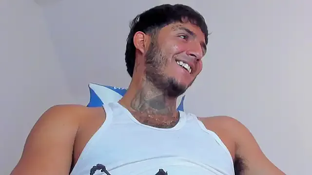 roouse – webcam model profile photo Image 6