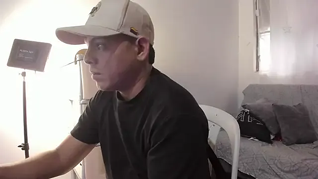 _Alicee_1 – webcam model profile photo Image 7