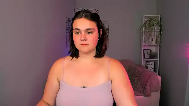 – webcam model profile photo Image 13
