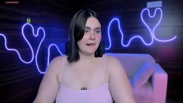  – webcam model profile photo Image 3