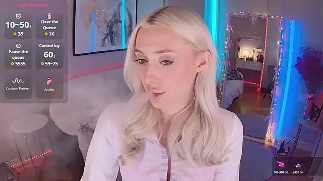 LoryWood – webcam model profile photo