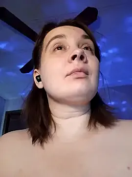 zui_lu – webcam model profile photo Image 10