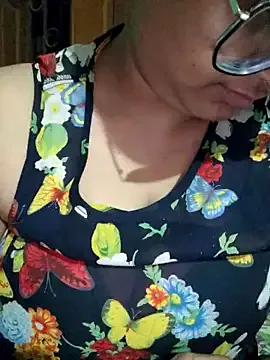  – webcam model profile photo Image 9