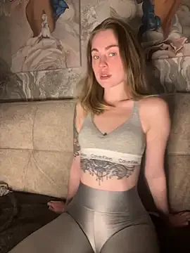 roouse – webcam model profile photo Image 19