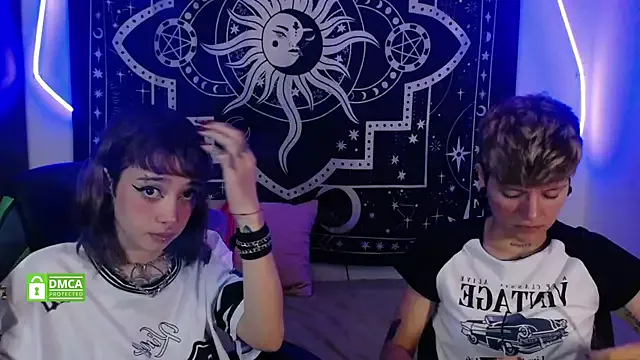 lovelockedlips – webcam model profile photo