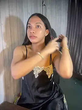 roouse – webcam model profile photo Image 19