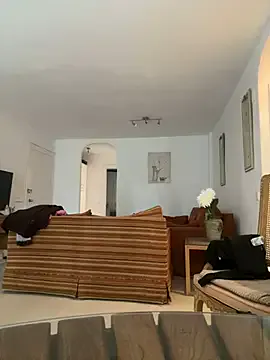 roouse – webcam model profile photo Image 4