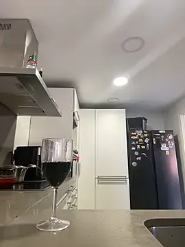 roouse – webcam model profile photo Image 8