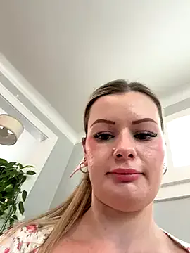 LoveOnStream – webcam model profile photo Image 15