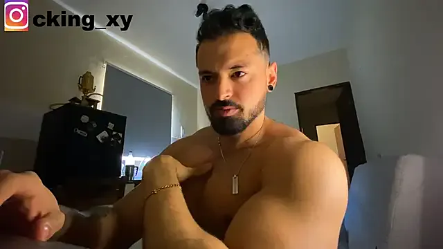 roouse – webcam model profile photo Image 19