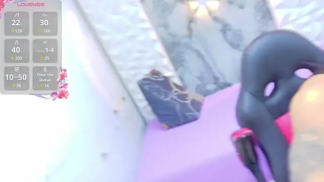 Nonchan_ – webcam model profile photo Image 3