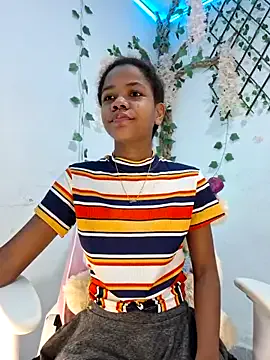 CatVibe – webcam model profile photo Image 10