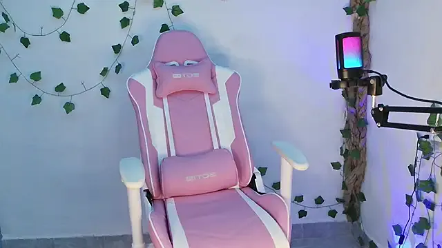 CatVibe – webcam model profile photo Image 13