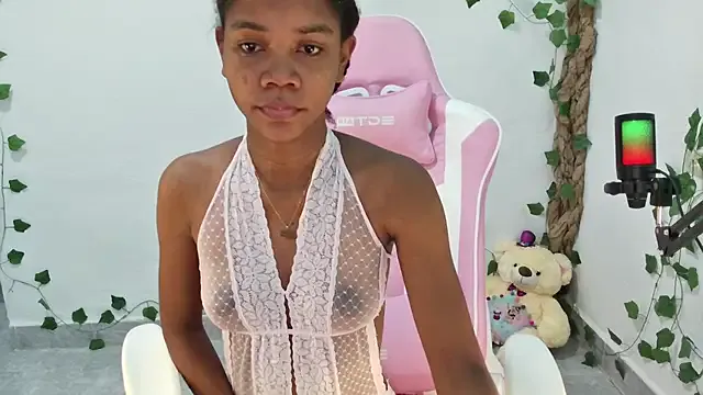 CatVibe – webcam model profile photo Image 2