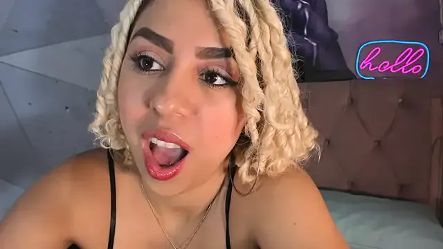 Lucy_White__ Image 3
