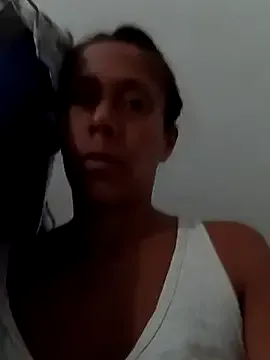 _Alicee_1 – webcam model profile photo Image 14