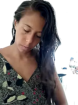 _Alicee_1 – webcam model profile photo Image 17