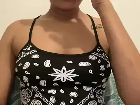 seraphine23 – webcam model profile photo Image 3